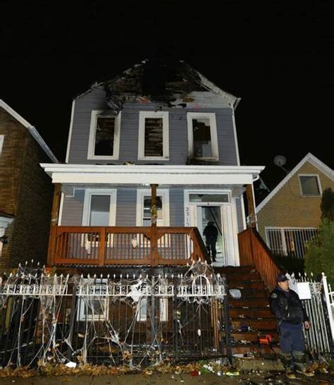 Firefighter dies after battling house fire on Chicago's South Side